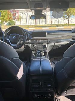 بی ئێم دەبڵیو X6